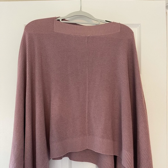Lululemon Poncho Great condition - Picture 1 of 4